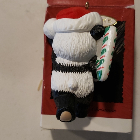 Hallmark keepsake ornament Christmas - Picture 3 of 5